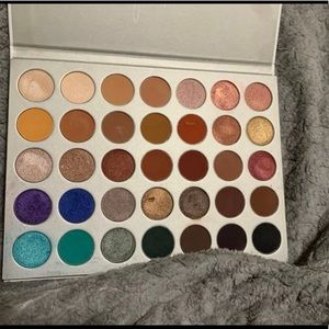 Morphe Jaclyn Hill eyeshadow palette